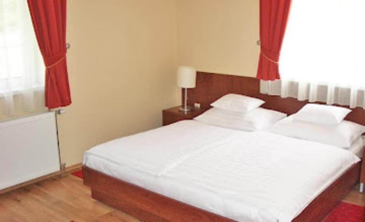Bed and Breakfast Staff House Nyíregyháza Zewnętrze zdjęcie