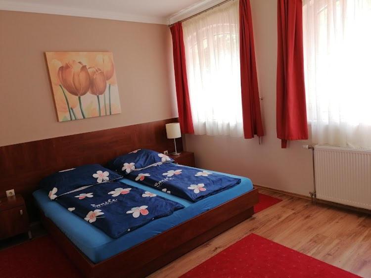 Bed and Breakfast Staff House Nyíregyháza Zewnętrze zdjęcie